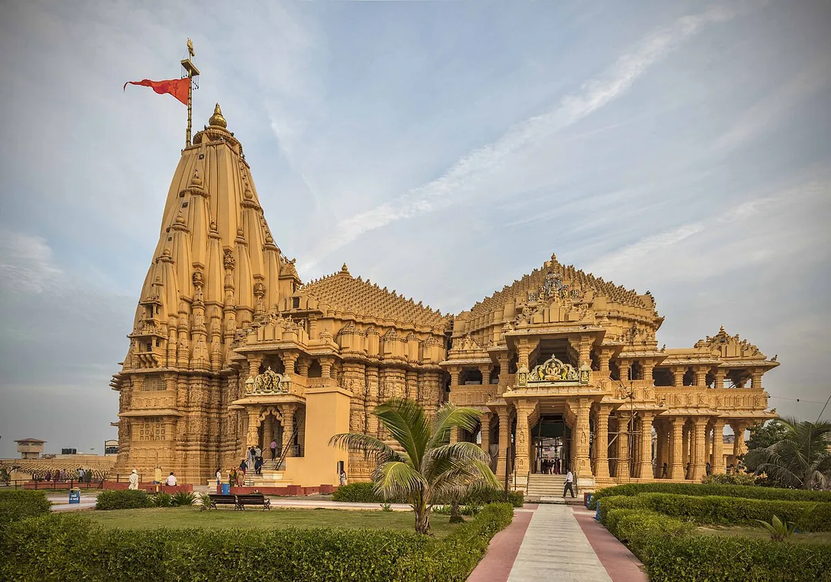 Somnath Temple Guide: Darshan, Aarti Timings and How to Plan the First Jyotirlinga Visit